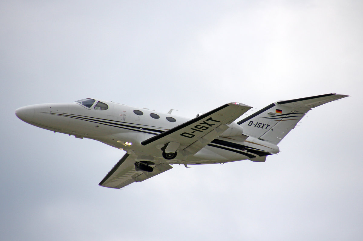 Private, D-ISXT, Cessna 510, 15.Juli 2016, ZRH Zürich, Switzerland.