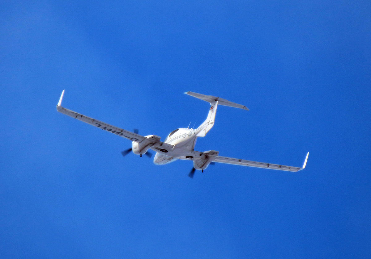 Private DA-42 TwinStar, D-GHYL, BER, 13.02.2021