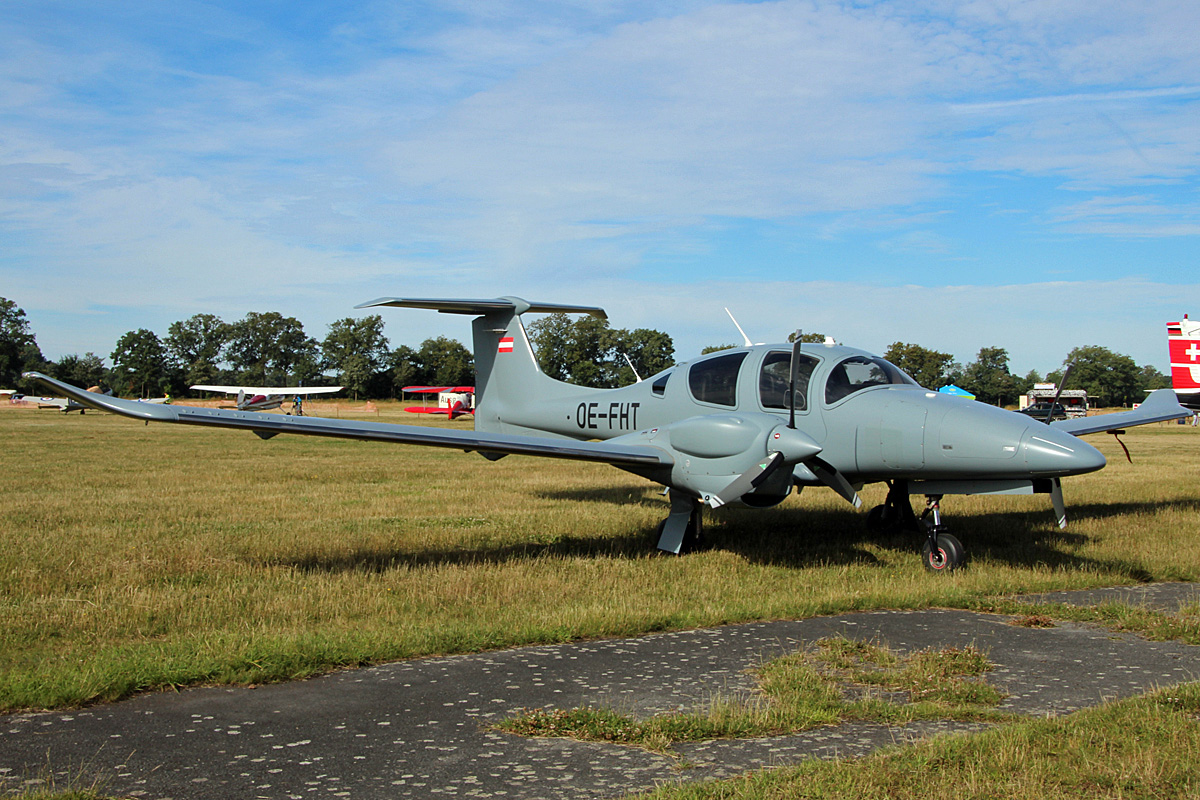Private Diamond DA-62, OE-FHT, Flugplatz Bienenfarm, 06.07.2024