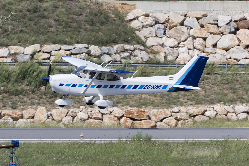 Private, EC-KHK, Cessna, 172R Skyhawk II, 16.09.2015, GRO, Girona, Spain 



