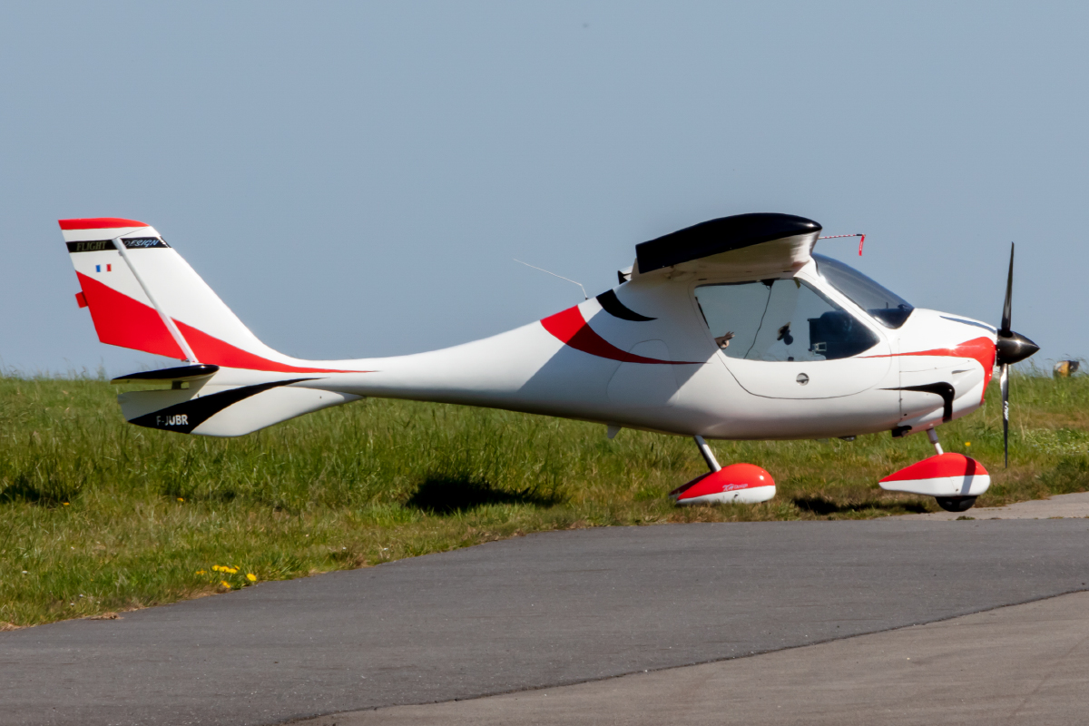 Private, F-JUBR, Flight Design, CTSW, 23.03.2022, MXN, Morlaix, France