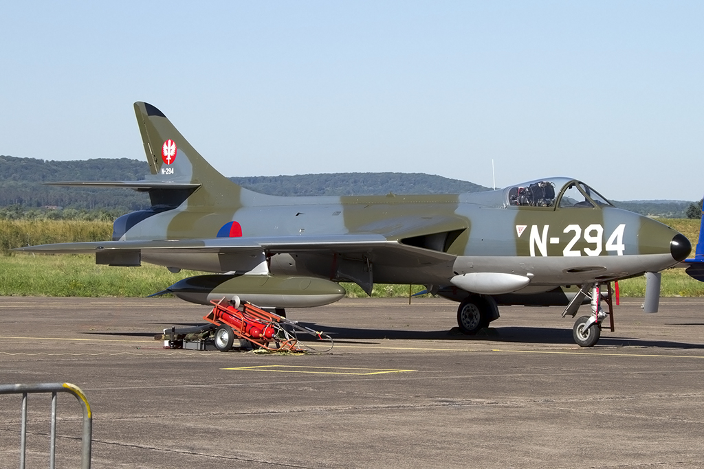 Private, G-KAXF, Hawker, Hunter F6A, 28.06.2015, LFSX, Luxeuil, France 




