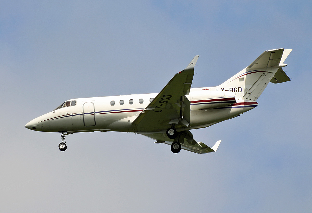 Private Hawker 850XP, LY-BGD, BER, 29.05.2021