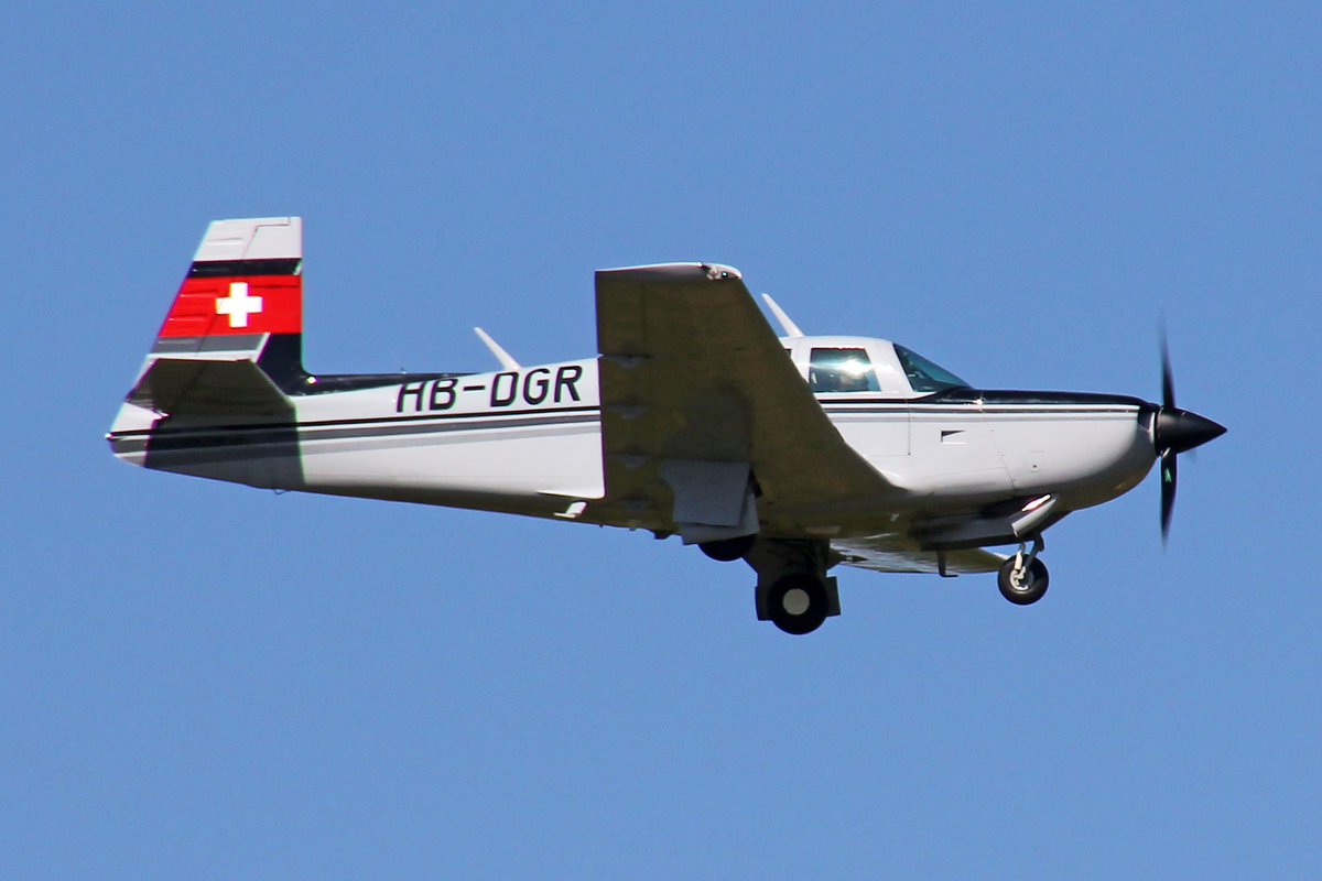 Private, HB-DGR, Mooney M20K, msn: 25-0709, 22.April 2020, ZRH Zürich, Switzerland.