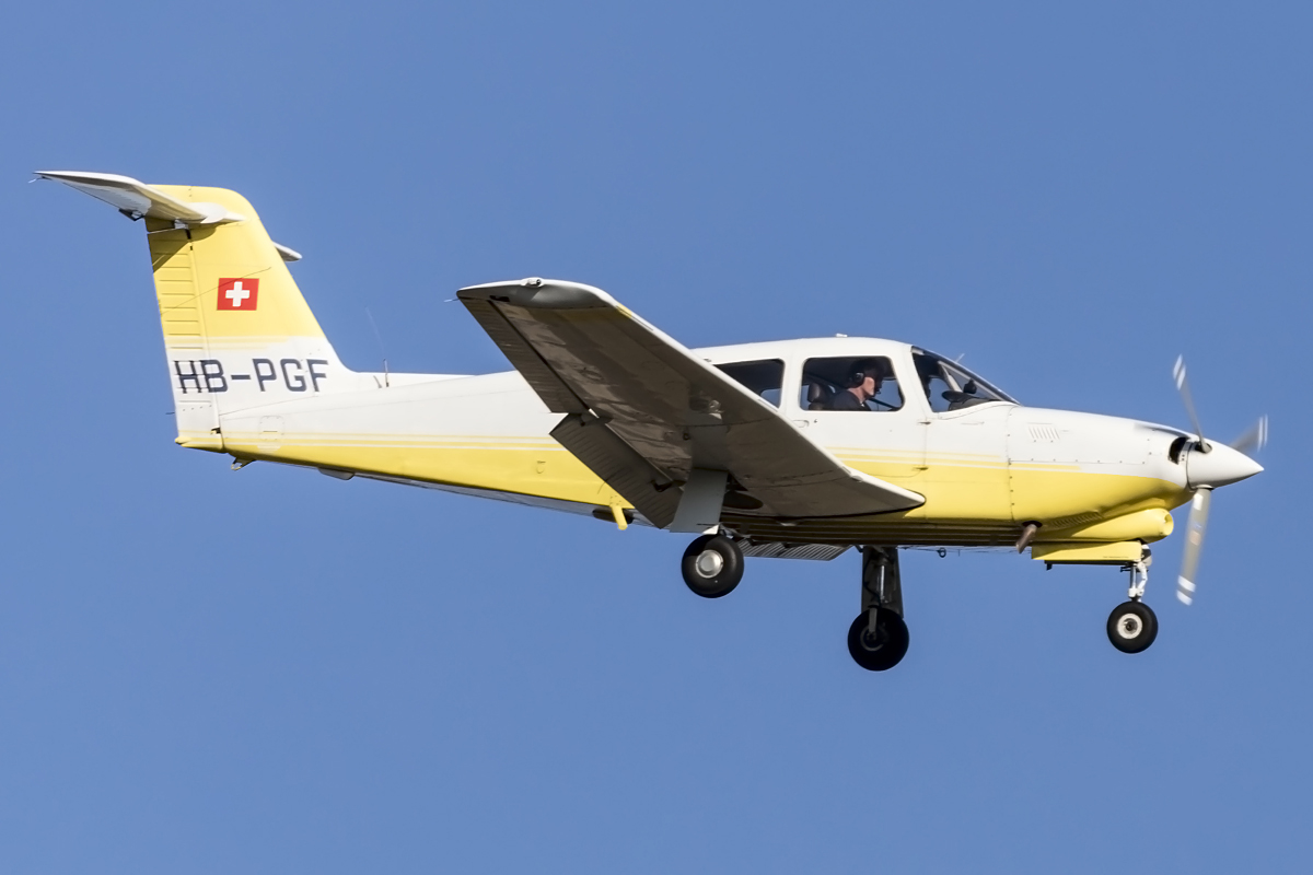Private, HB-PGF, Piper, PA-28RT-201T Turbo Arrow IV , 26.12.2015, BSL, Basel, Switzerland 



