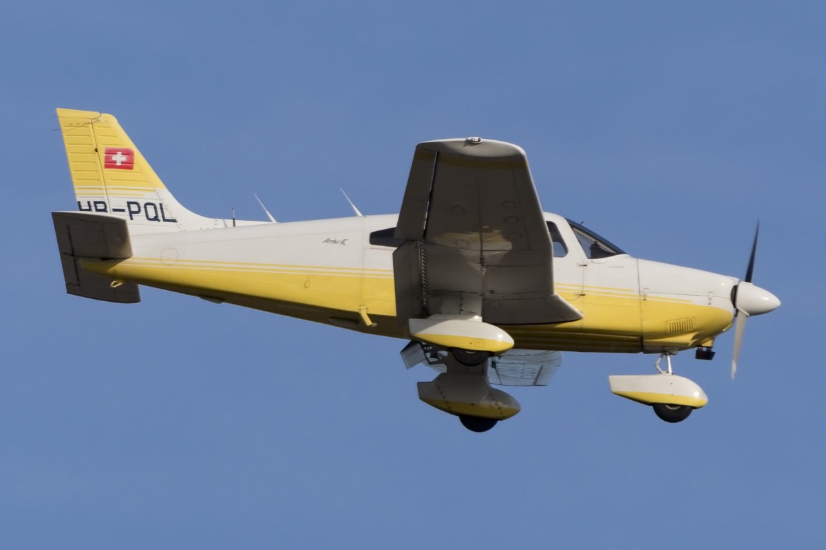 Private, HB-PQL, Piper, PA28-181 Archer II, 20.12.2015, BSL, Basel, Switzerland 



