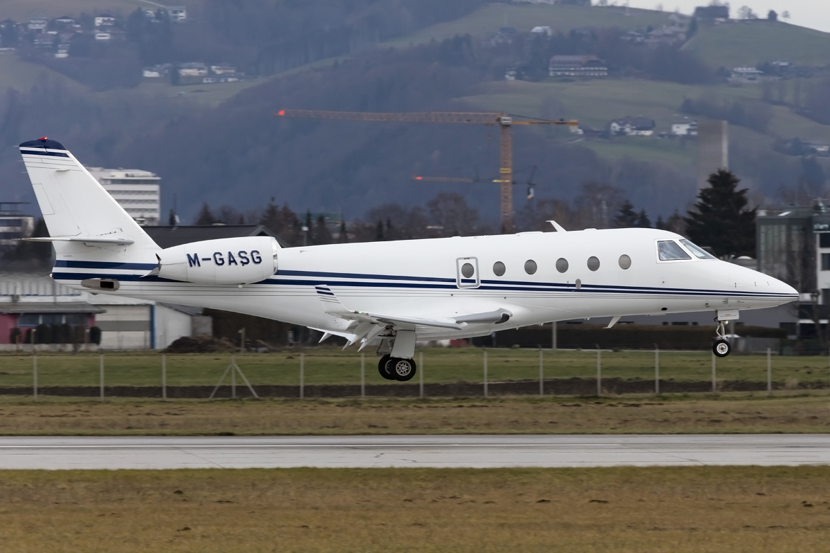 Private, M-GASG, Gulfstream, G150, 09.01.2016, SZG, Salzburg, Austria


