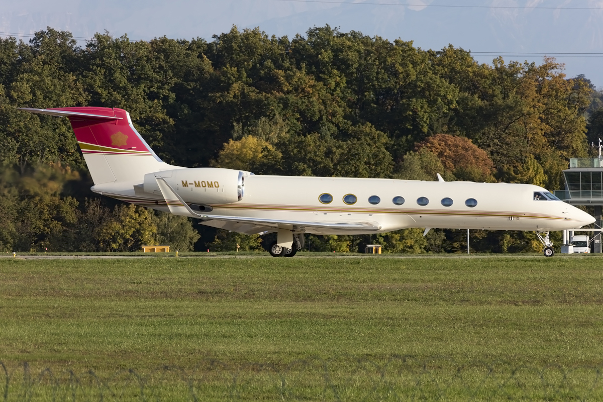 Private, M-MOMO, Gulfstream, G-550, 17.10.2015, GVA, Geneve, Switzerland 



