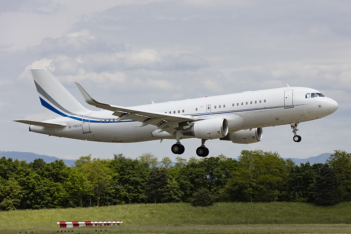 Private, M-YBUS, Airbus, A320-214CJ, 18.05.2016, BSL, Basel, Switzerland



