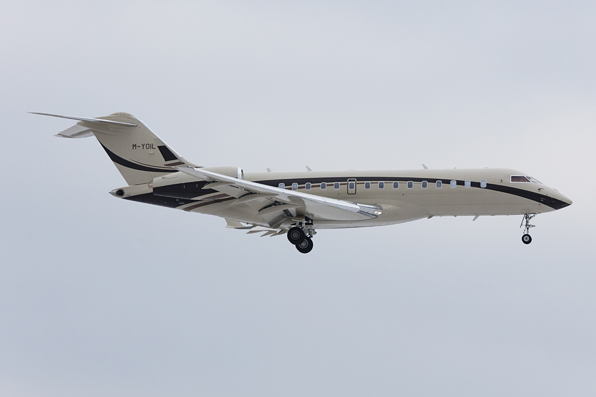 Private, M-YOIL, Bombardier, BD-700-1A10 Globel 6000, 18.01.2017, ZRH, Zürich, Switzerland


