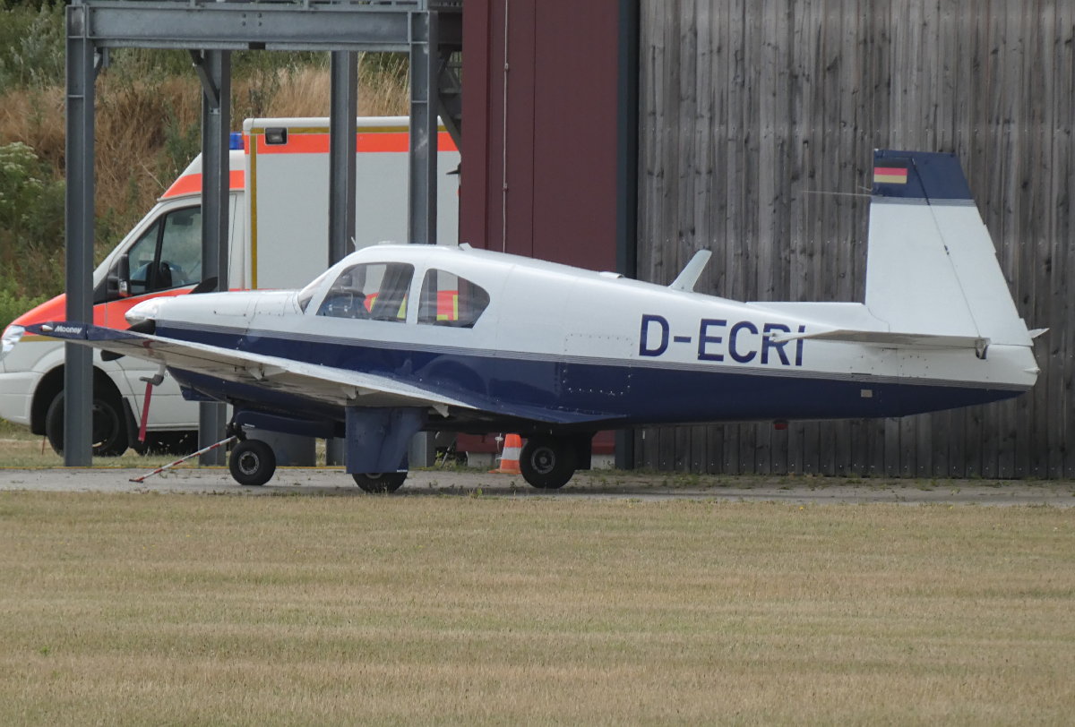 Private Mooney M-20C, D-ERIC, Flugplatz Bienenfarm, 03.07.2026