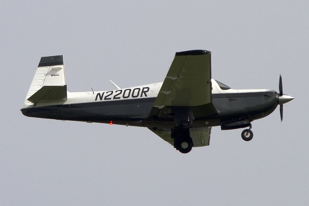 Private, N2200R, Mooney, M-20K Encore, 22.09.2013, ZRH, Zrich, Switzerland




