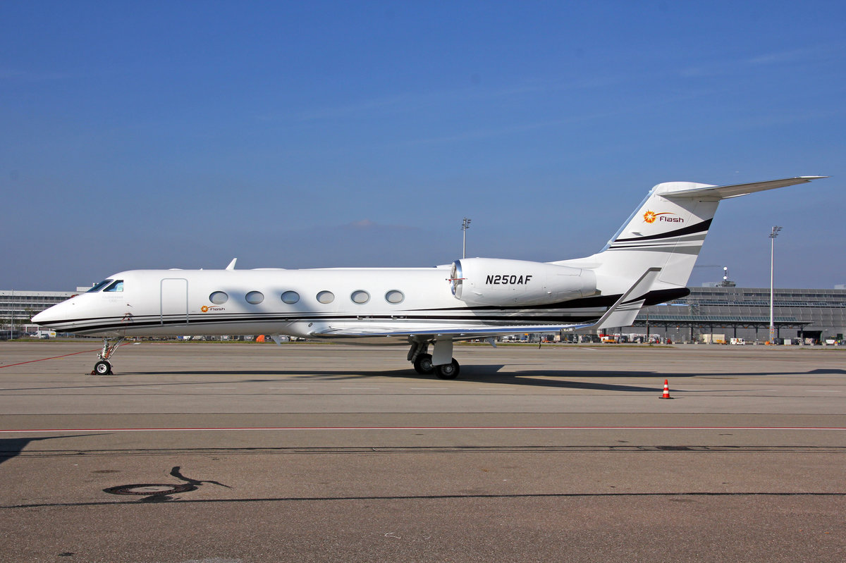 Private, N250AF, Gulfstream G450, 24.September 2016, MUC München, Germany.