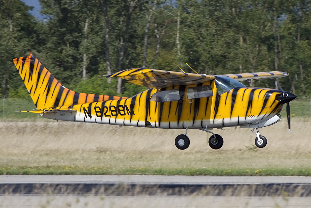 Private, N8288M, Cessna, 210K Centurion, 14.08.2013, BSL, Basel, Switzerland 



