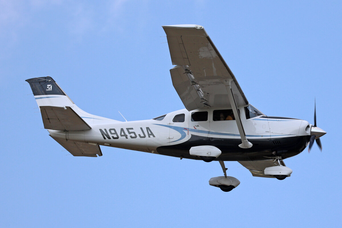 Private, N945JA, Cessna T206H Stationair, msn: T20608945, 16.Juni 2023, BSL Basel - Mülhausen, Switzerland.