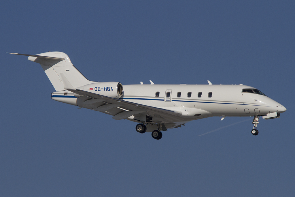 Private, OE-HBA, Bombardier, BD-100-1A10 Challenger 300, 10.02.2015, ZRH, Zürich, Switzerland



