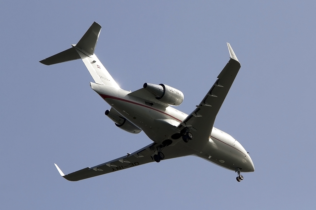 Private, OE-IYP, Bombardier, CL-600-2B16 Challenger-604, 13.05.2015, OLB, Olbia, Italy 



