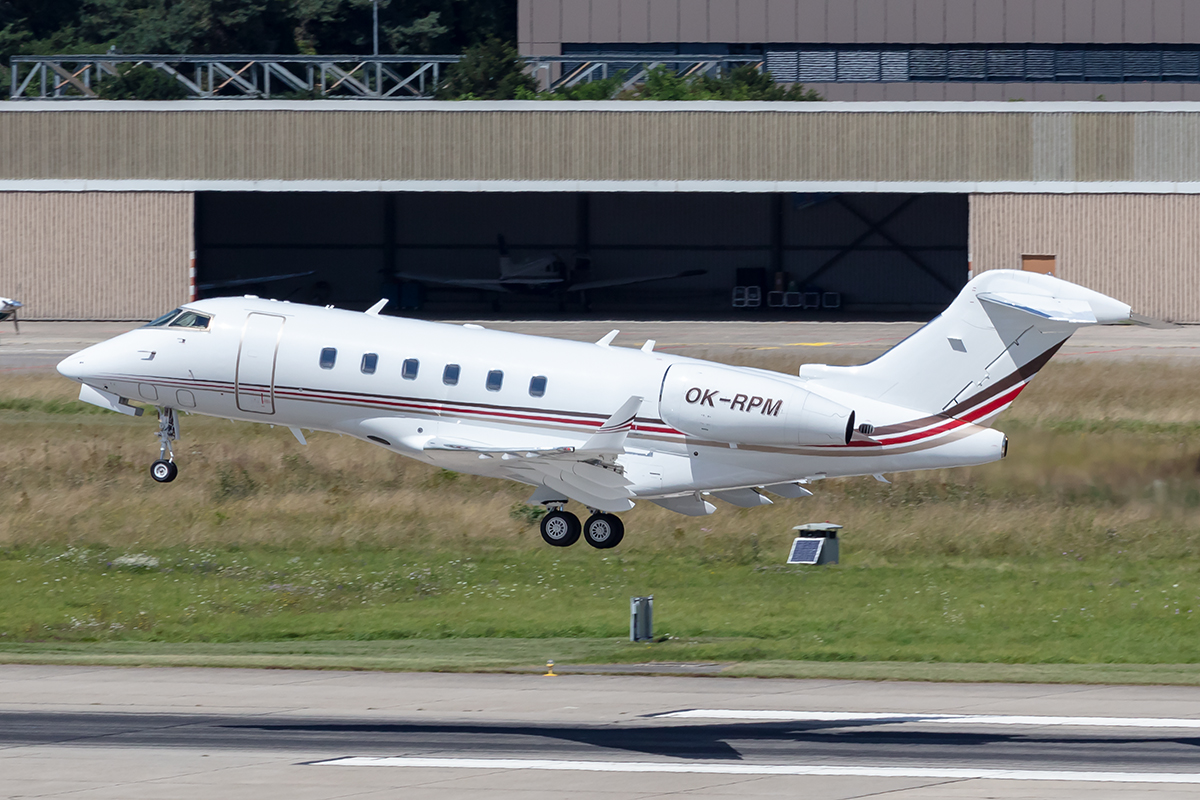 Private, OK-RPM, Bombardier, Challenger 300, 06.08.2021, GVA, Geneve, Switzerland