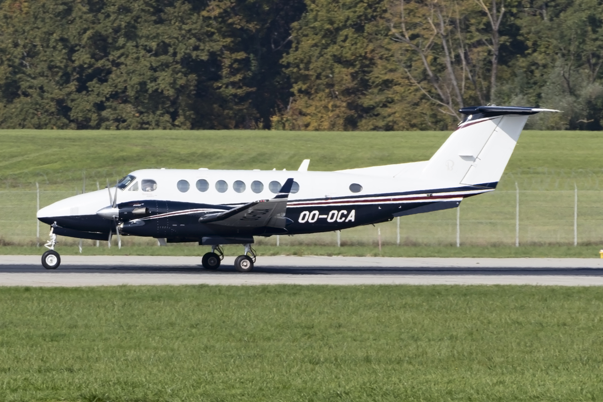 Private, OO-OCA, Beechcraft, King Air 350, 17.10.2015, GVA, Geneve, Switzerland




