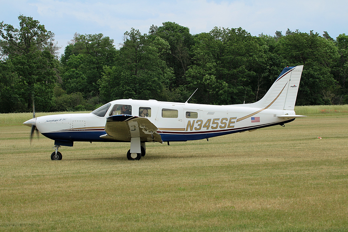 Private Piper PA-32R-301T Saratoga II TC, N345SE, Flugplatz Bienenfarm, 11.06.2022
