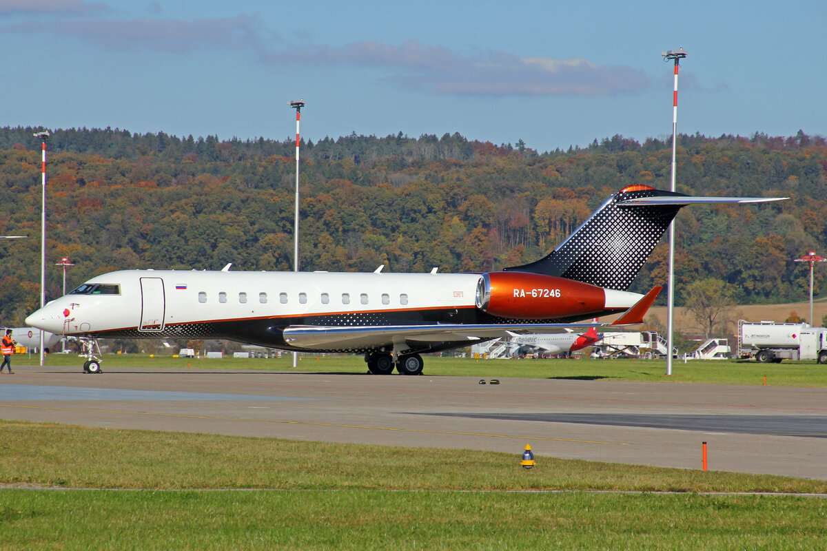 Private, RA-67246, Bombardier Global 5000, msn: 9495, 23.Oktober 2021, ZRH Zürich, Switzerland.