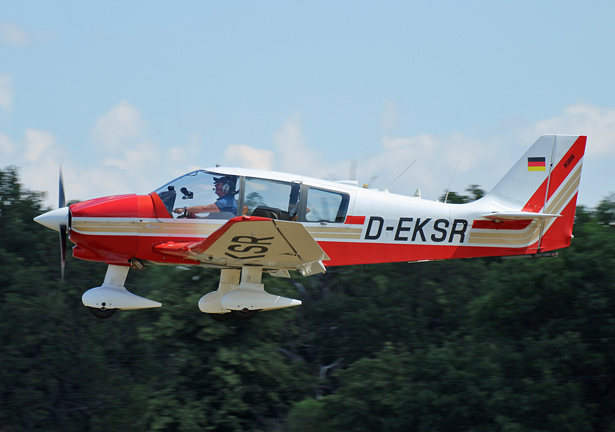Private Robin DR-400/ 180 Regent, D-EKSR, Flugplatz Bienenfarm, 02.07.2022