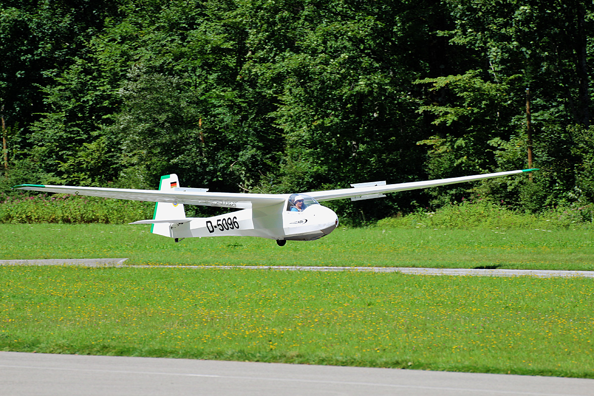 Private Schleicher KA-8B, D-5096, Flugplatz Unterwssen, 09.08.2021