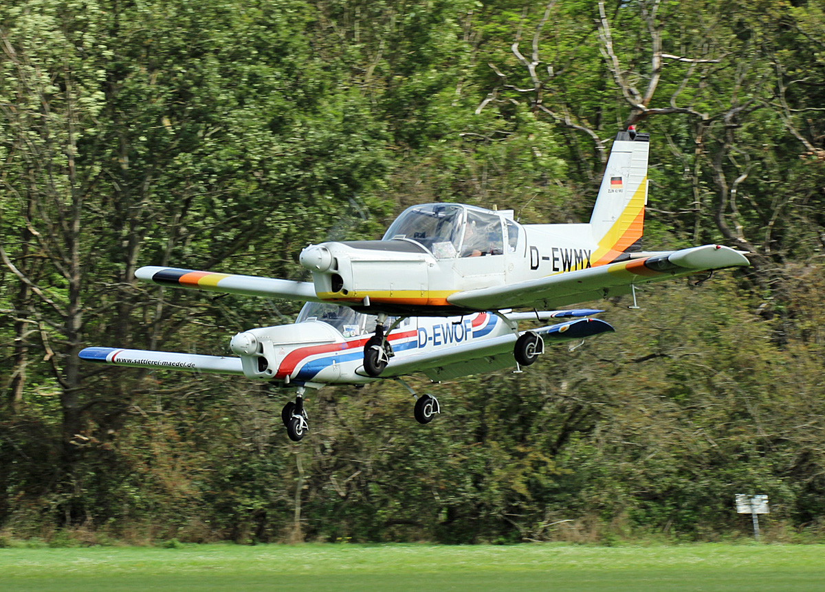 Private Zlin Z-42M, D-EWOF, D-EWMX, Flugplatz Bienenfarm, 17.09.2022