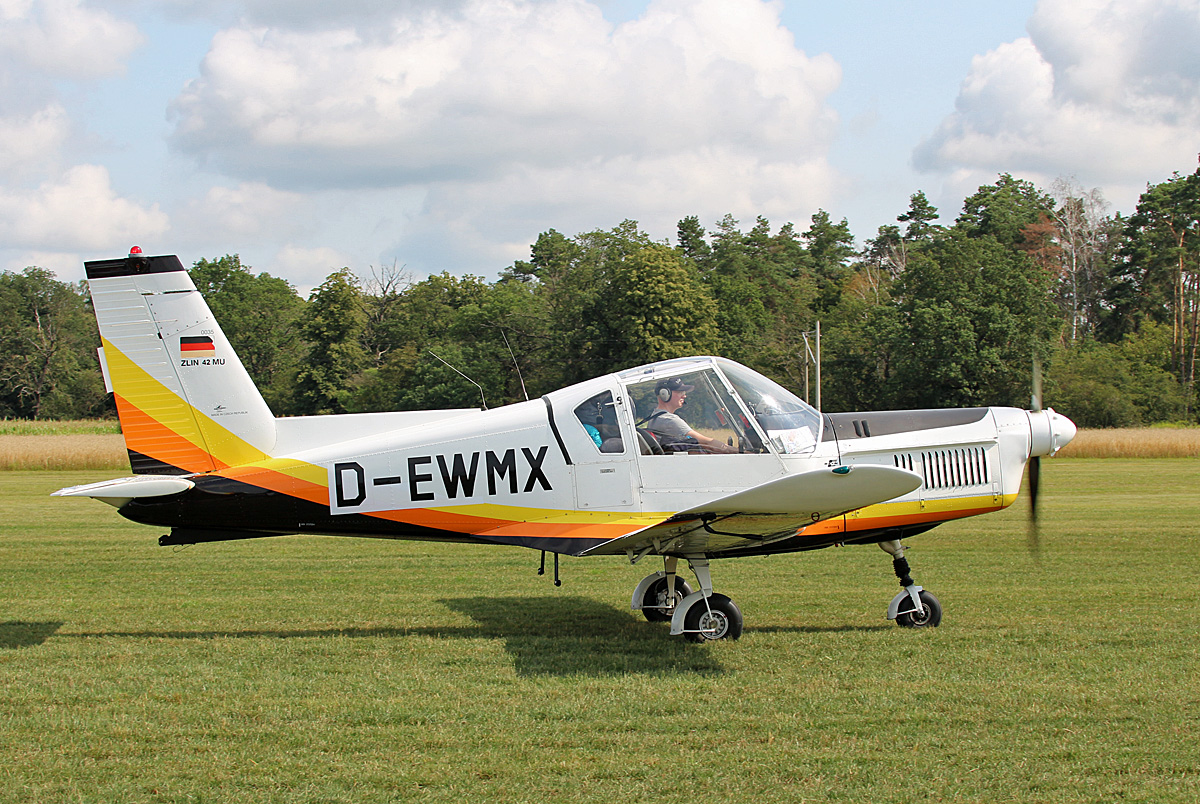 Private Zlin Z-42MU, D-EWMX, Flugplatz Bienenfarm, 07.08.2021