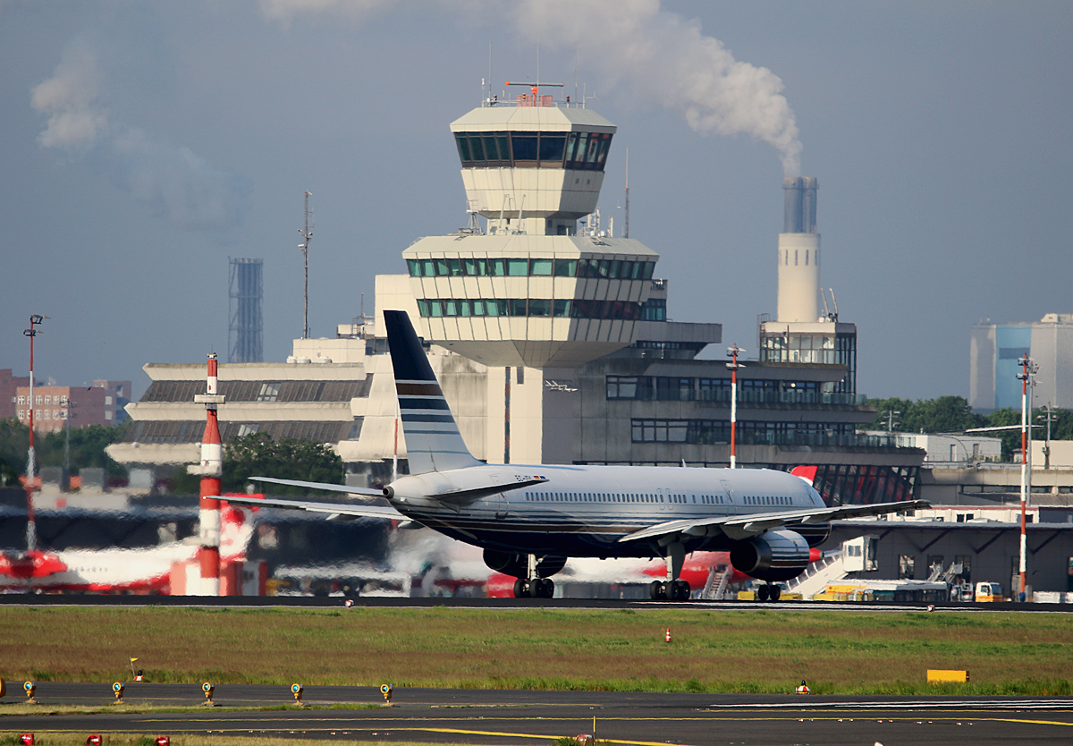 Privige Style, Boeing B 757-256, EC-ISY, TXL, 25.05.2017
