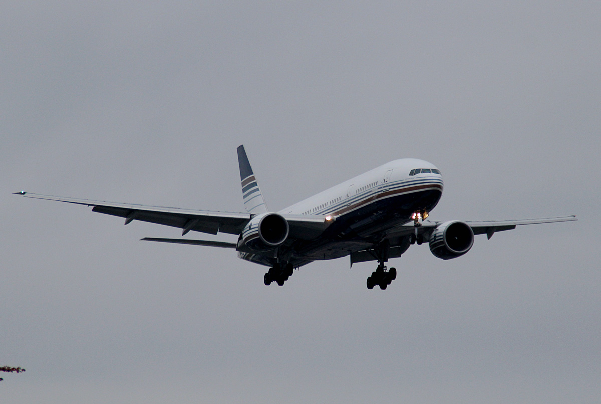 Privilege Style, Boeing B 777-28E(ER), EC-MIA, TXL, 07.05.2017