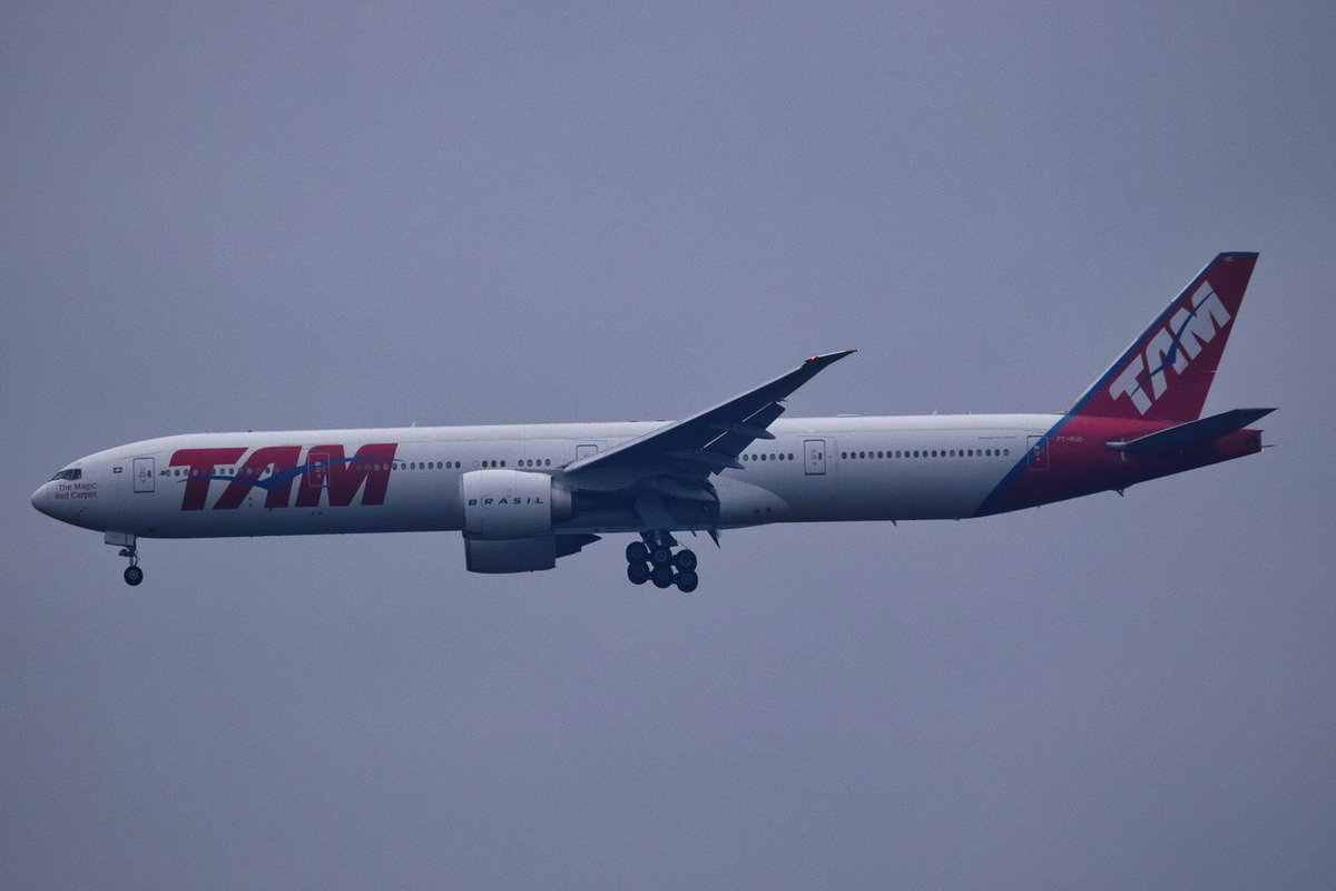 PT-MUD TAM Linhas Aéreas Boeing 777-32W(ER)  , FRA , 06.12.2017