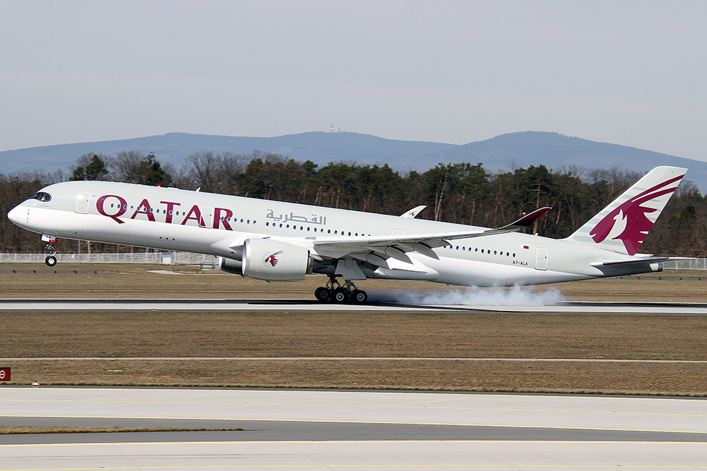 Qatar A350 (Reg.: A7-ALA) in Frankfurt am 07.04.2015