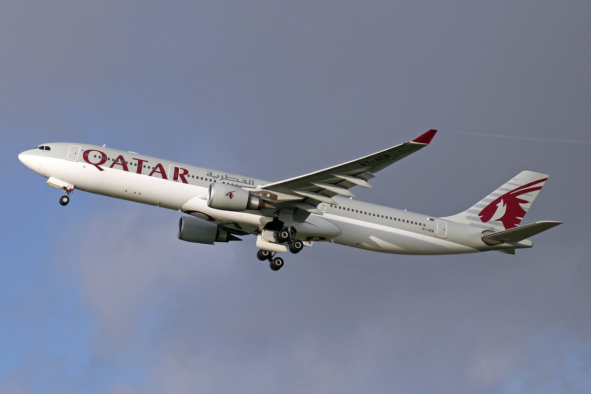 Qatar Airways, A7-AEB, Airbus A330-303, 5.Oktober 2017, ZRH Zürich, Switzerland.