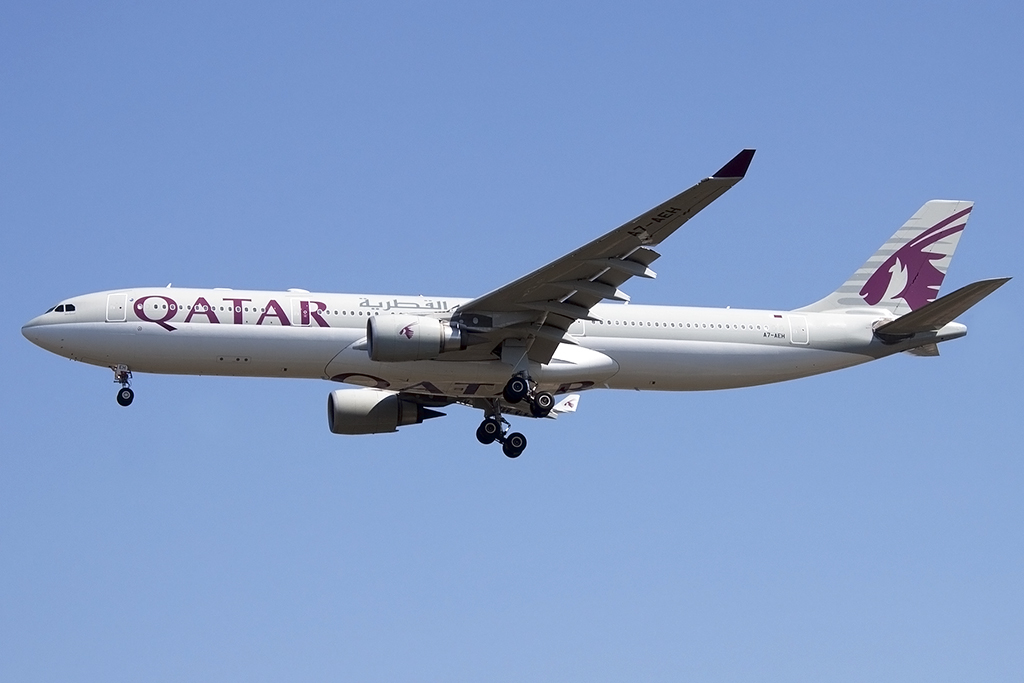 Qatar Airways, A7-AEH, Airbus, A330-302, 06.04.2015, MXP, Mailand-Malpensa, Italy 




