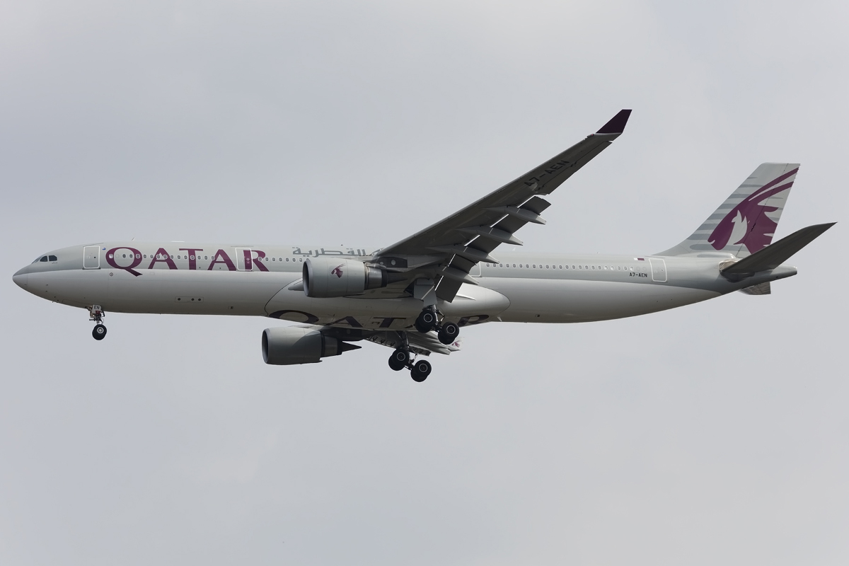 Qatar Airways, A7-AEN, Airbus, A330-302, 25.03.2016, MXP, Mailand, Italy 



