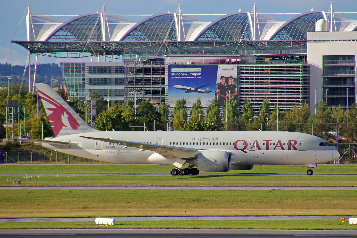 Qatar Airways, A7-BCF, Boeing B787-8, msn: 38324/109, 10.September 2022, MUC München, Germany.