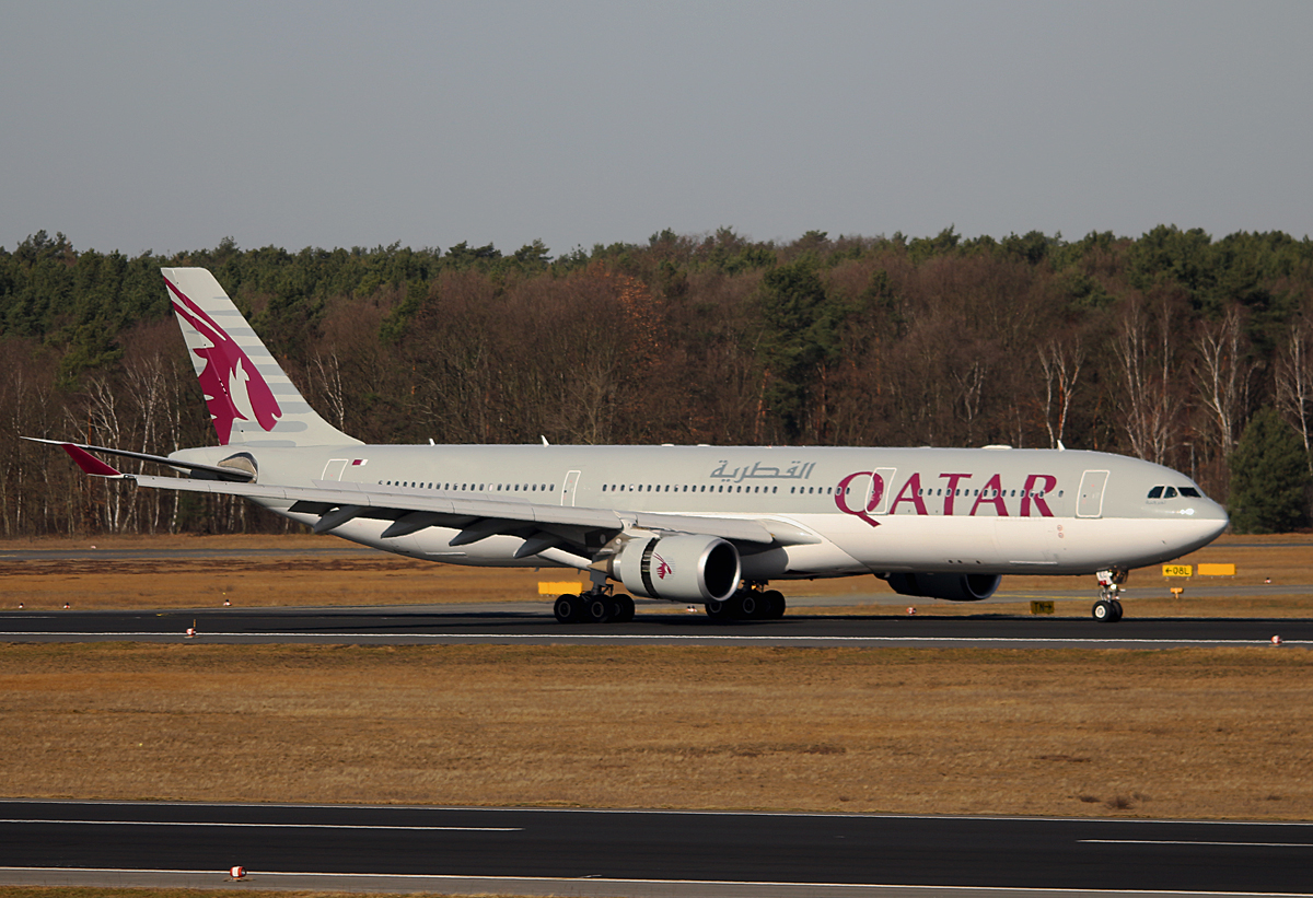 Qatar Airways, Airbus A 330-302, A7-AEC, TXL, 04.03.2017