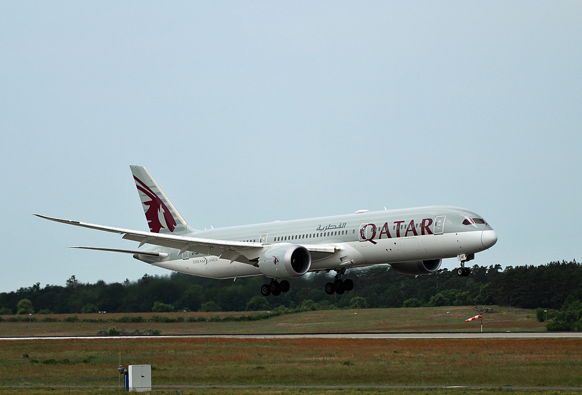 Qatar Airways, Boeing B 787-9 Dreamliner, A7-BHF, BER, 04.06.2022