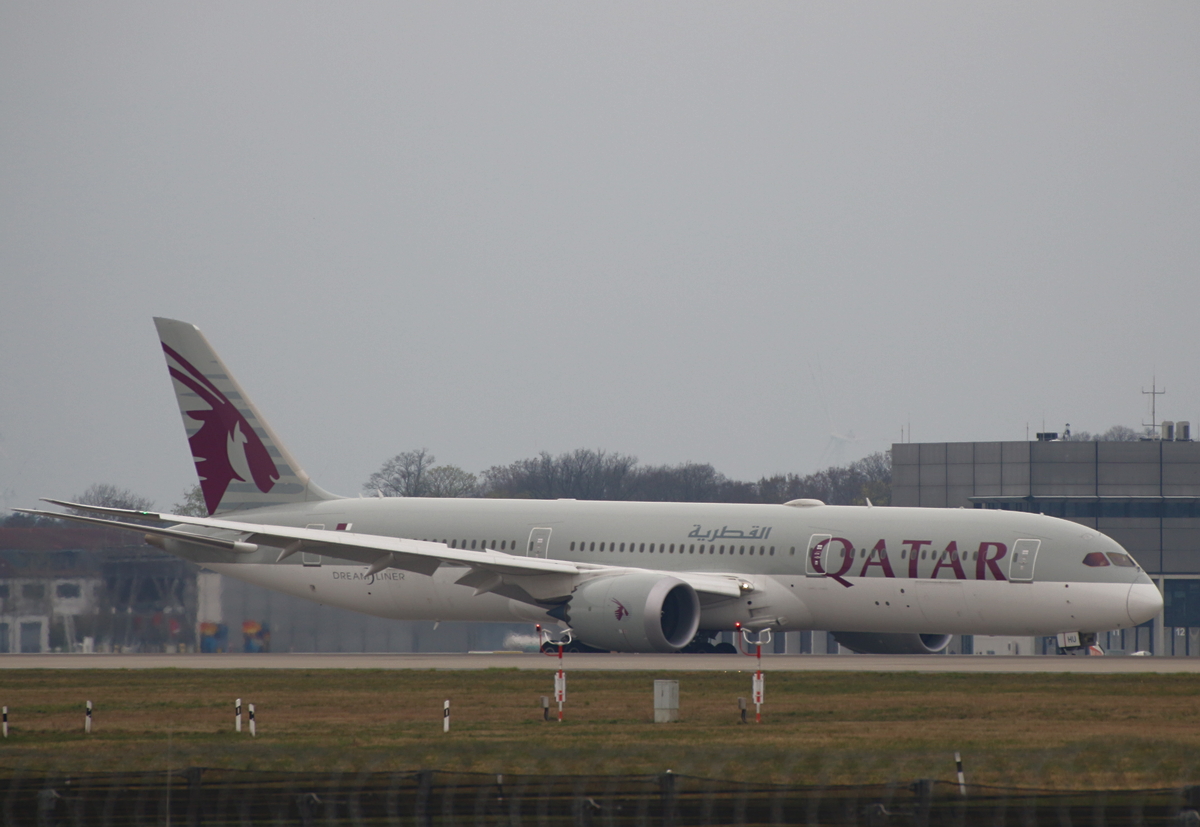 Qatar Airways, Boeing B 787-9 Dreamliner, A7-BHU, BER, 12.04.2026