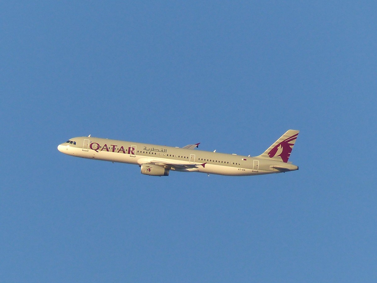 Qatat Airways, A7-AIA, Airbus A320, gestartet in Dubai (DXB) am 6.12.2015