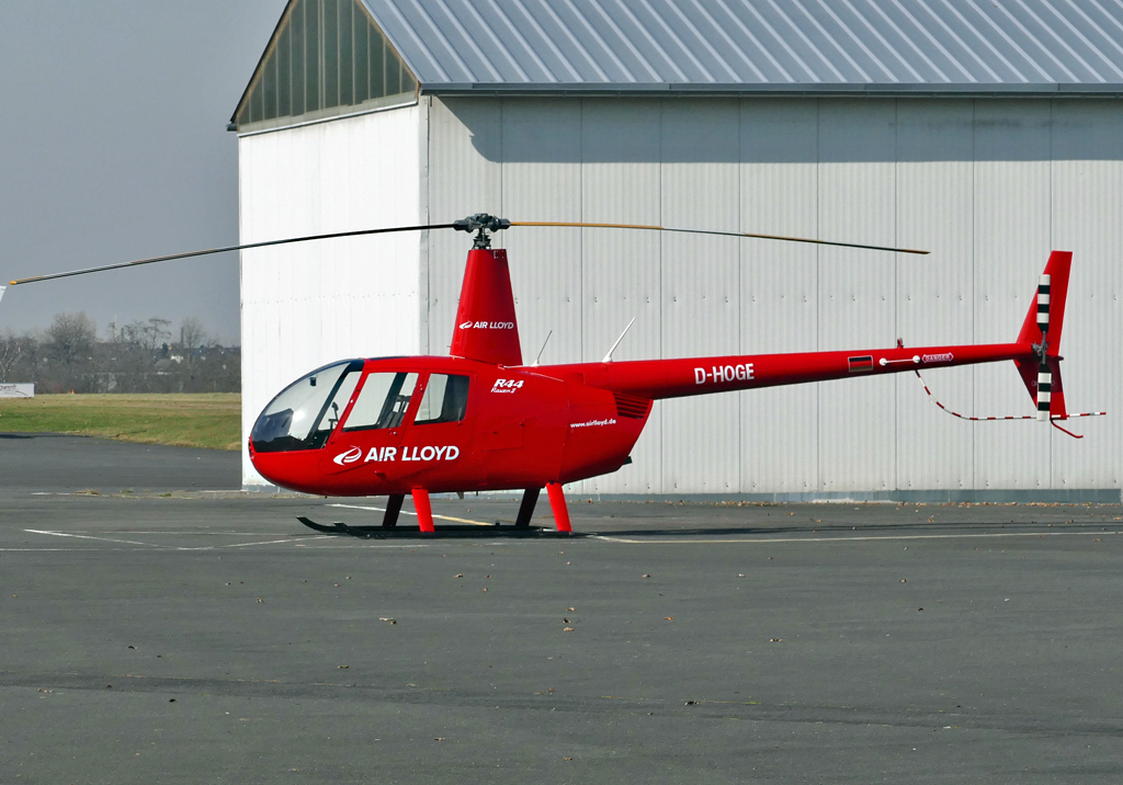 R 44 Raven II D-HOGE der Firma Air Lloyd in EDKB - 13.03.2017