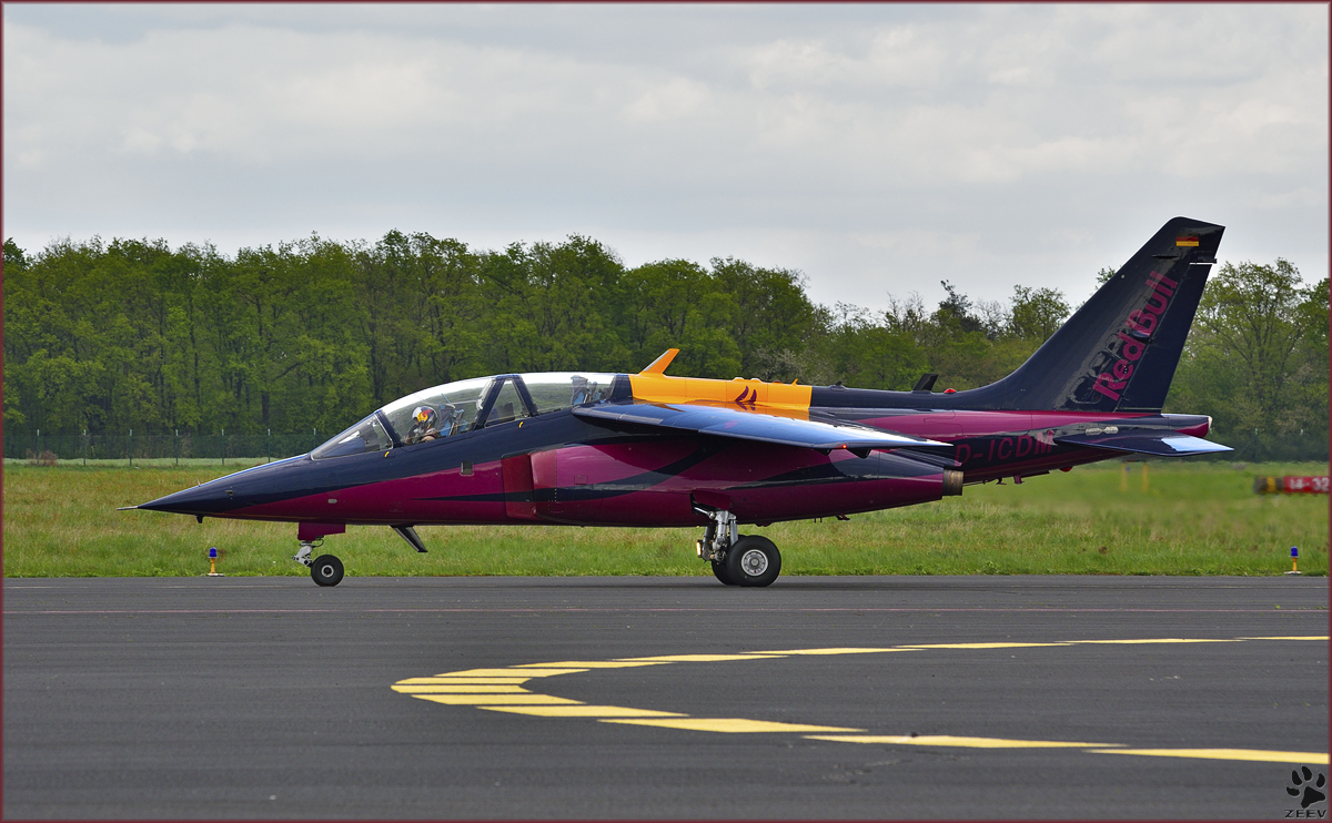 Red Bull D-ICDM; Dassault/Dornier Alpha Jet; Flying Bulls Trainings Camp in Maribor Flughafen MBX. /