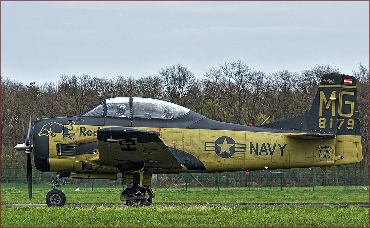 Red Bull OE-ESA; North American T-28B Trojan; Maribor MBX, Flying Bulls Training Camp; 12.4.2018
