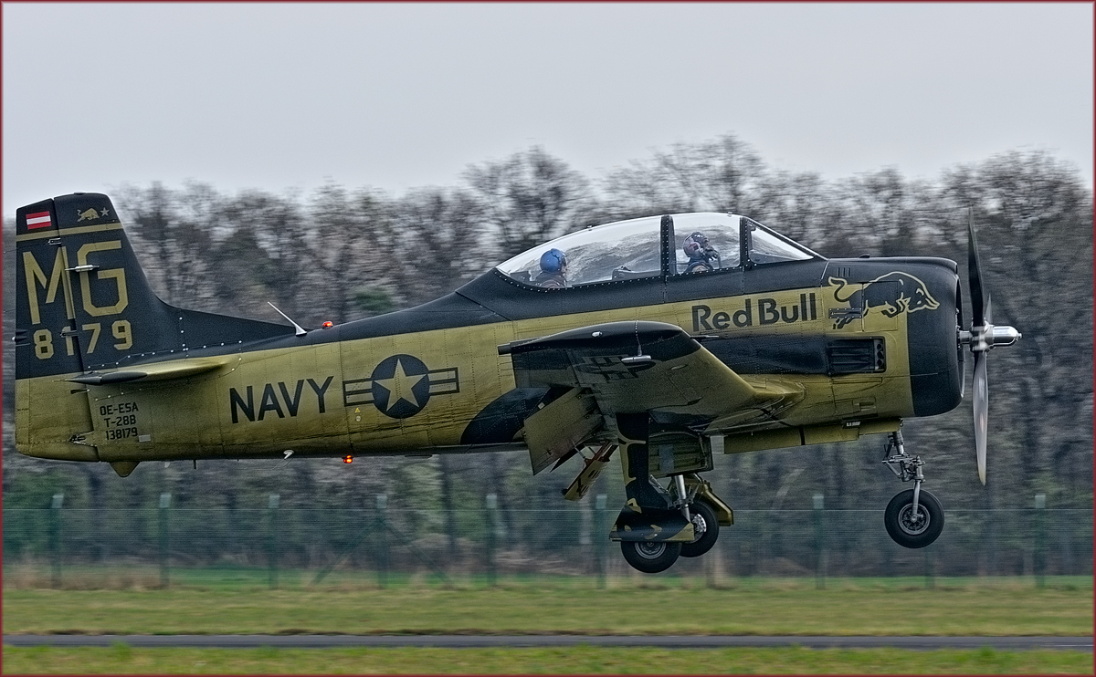 Red Bull OE-ESA; North American T-28B Trojan; Maribor Flughafen MBX, Flying Bulls Training Camp; 4.4.2019