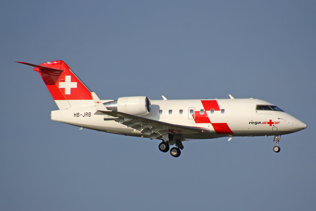 REGA Swiss Air Ambulance, HB-JRB, Bombardier Challenger 604, 25.März 2017, ZRH Zürich, Switzerland.