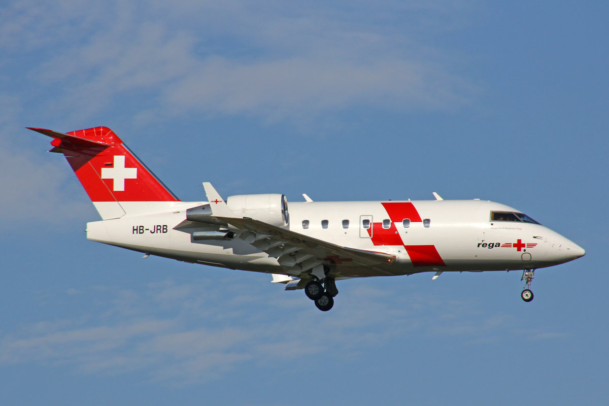 REGA Swiss Air Ambulance, HB-JRB, Bombardier Challenger 604, 29.September 2016, ZRH Zürich, Switzerland.