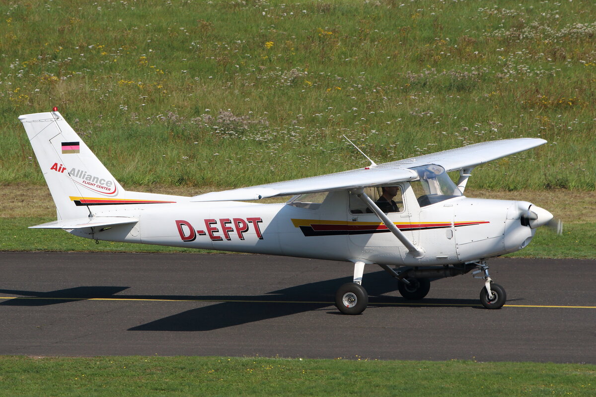 Reims-Cessna F152, D-EFPT. Bonn-Hangelar (EDKB) am 04.09.2021.