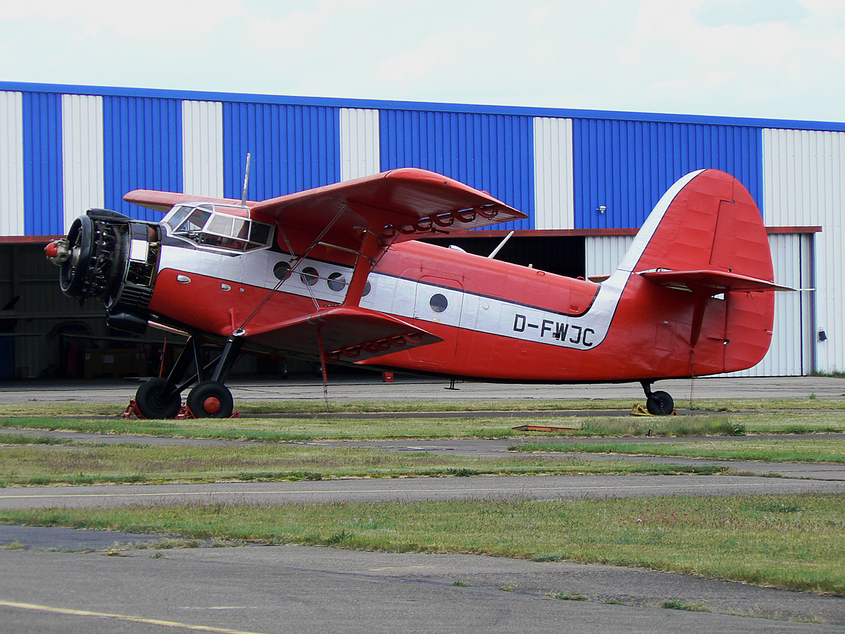 Restaurierte An-2 D-FWJC am 17.05.2015 auf dem Flugplatz Strausberg