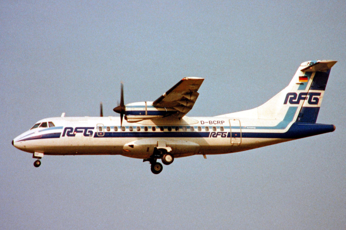 RFG Regionalflug, D-BCRP, ATR 42-300QC, msn: 158, Juni 1994, ZRH Zürich, Switzerland. Scan aus der Mottenkiste.